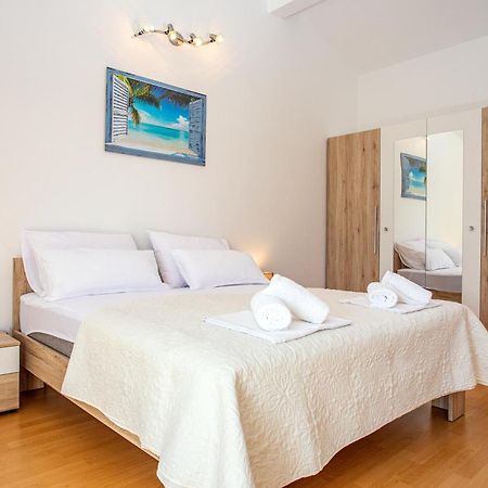 Apartments Adisa Omiš Екстериор снимка