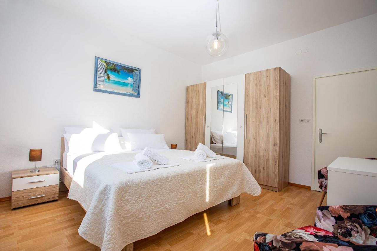 Apartments Adisa Omiš Екстериор снимка