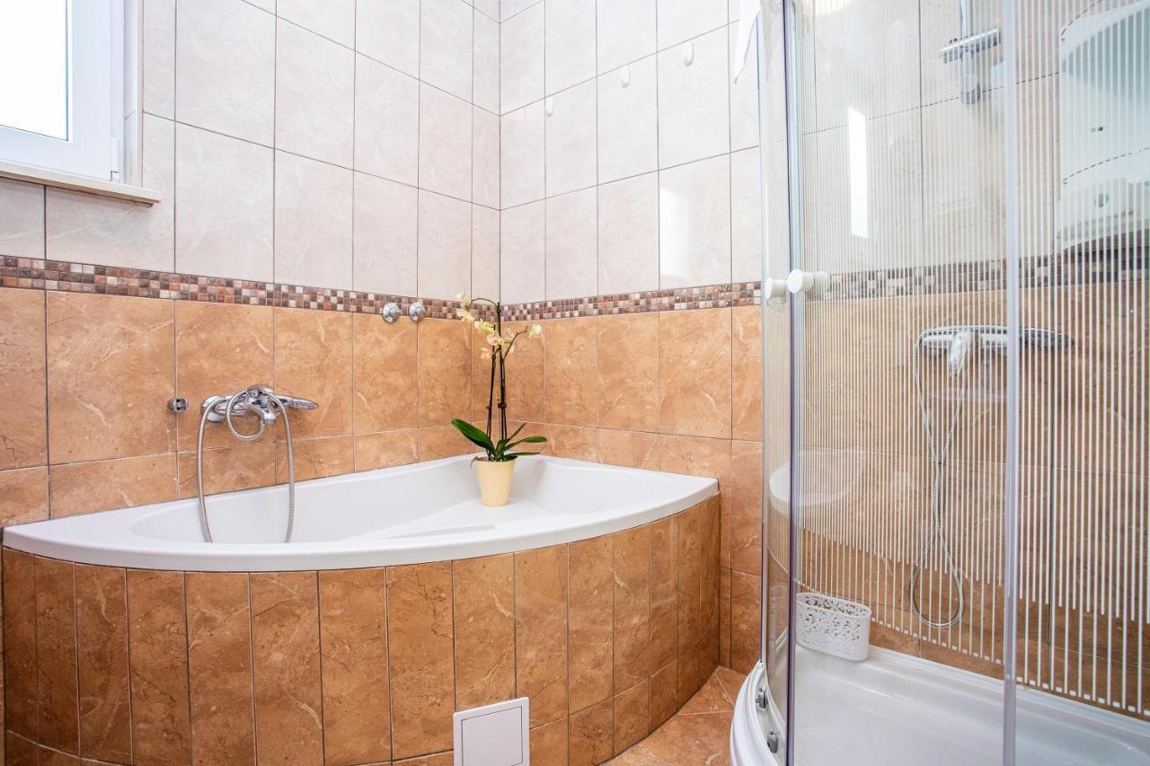 Apartments Adisa Omiš Екстериор снимка