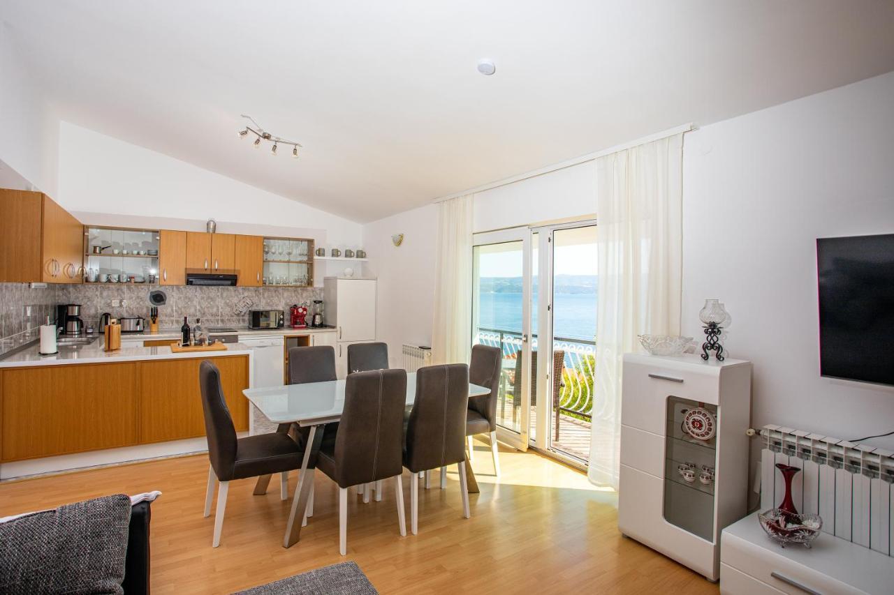 Apartments Adisa Omiš Екстериор снимка