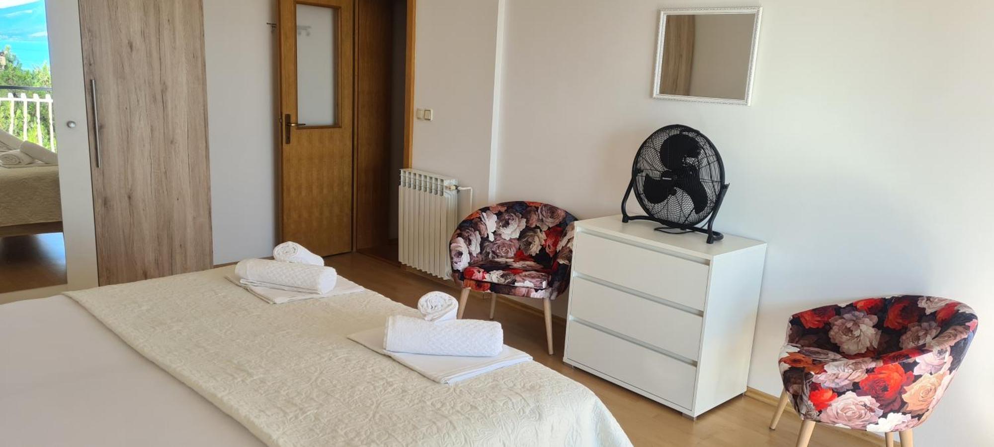 Apartments Adisa Omiš Екстериор снимка