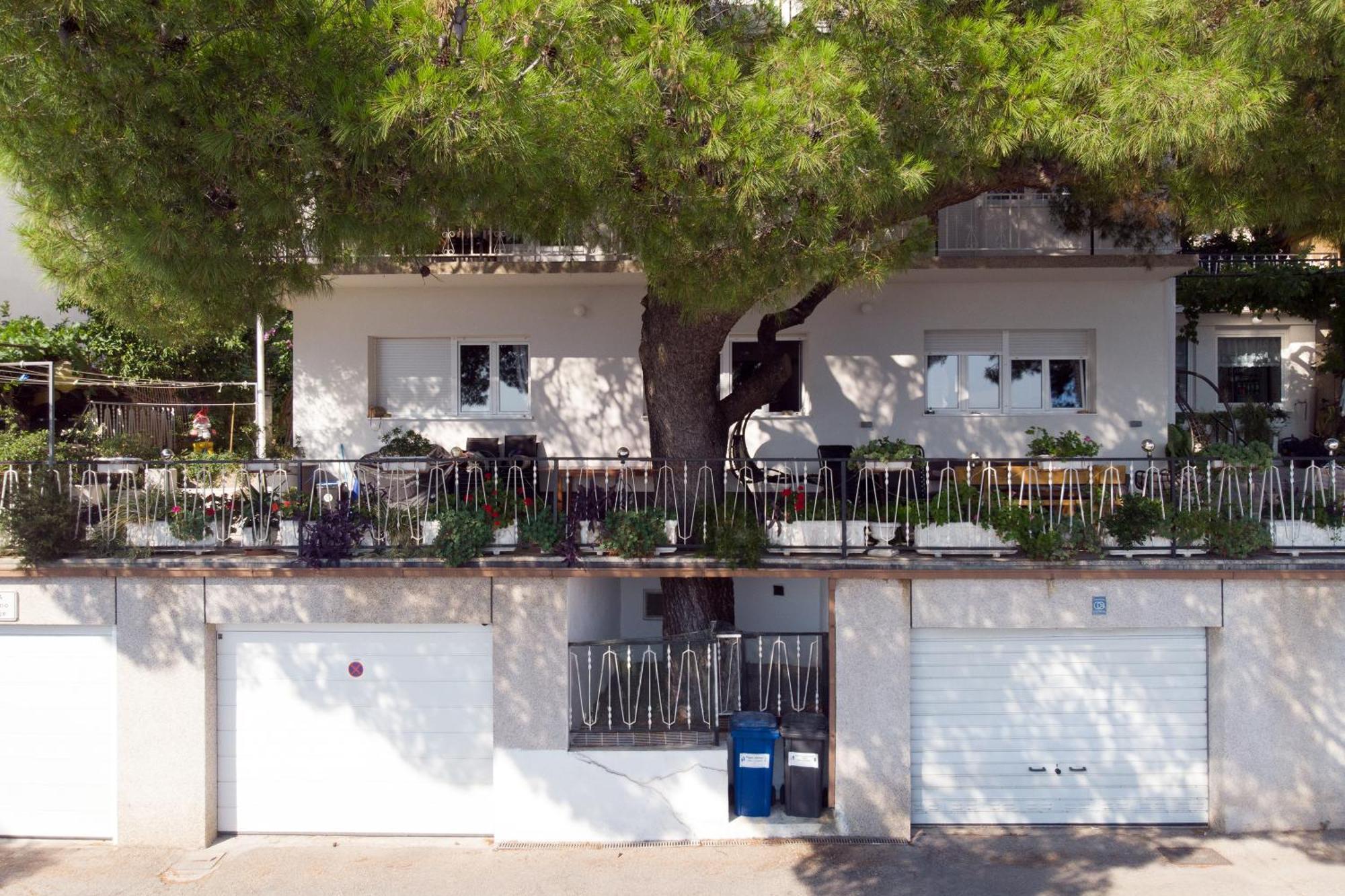 Apartments Adisa Omiš Екстериор снимка