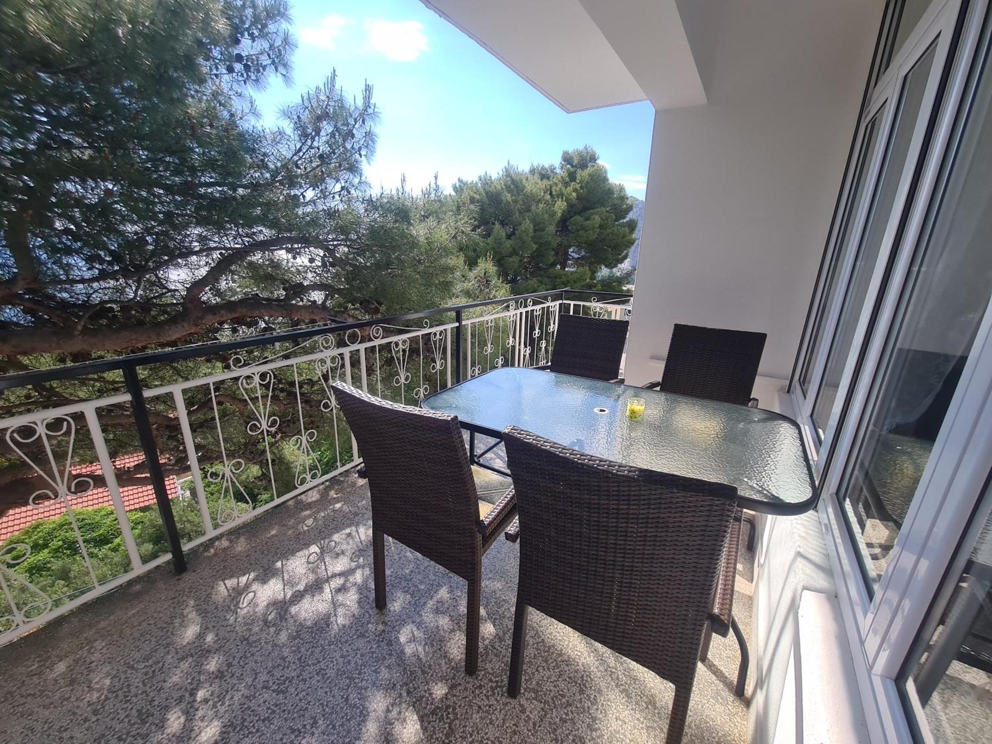 Apartments Adisa Omiš Екстериор снимка